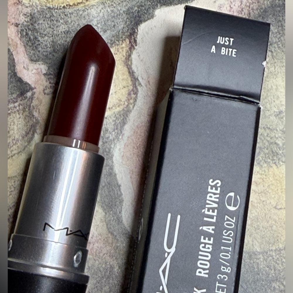MAC COSMETICS BNIB JUST A BITE Satin Lipstick Very Rare Discontinued HTF